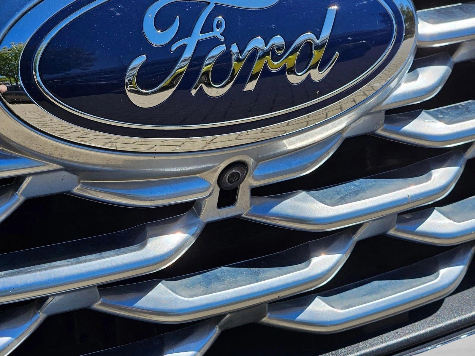 2023 Ford Explorer Platinum photo 4