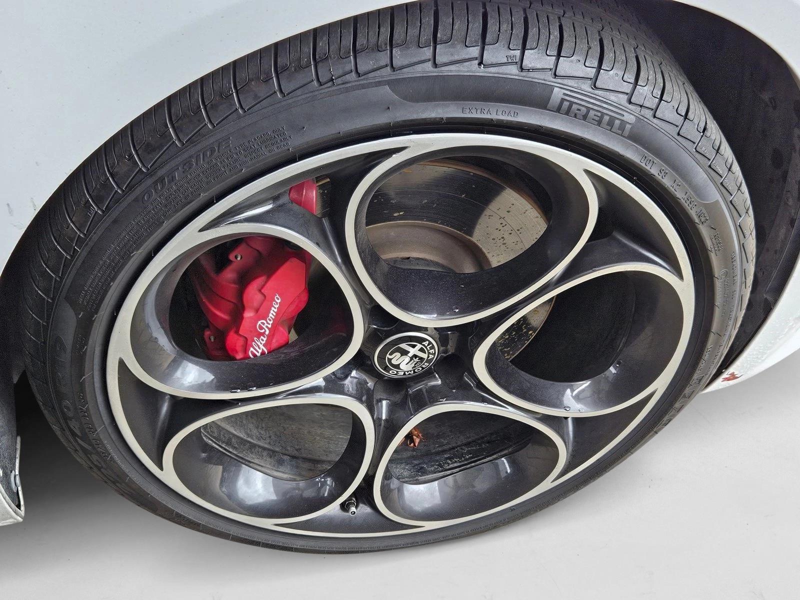 2022 Alfa Romeo Giulia Ti photo 4