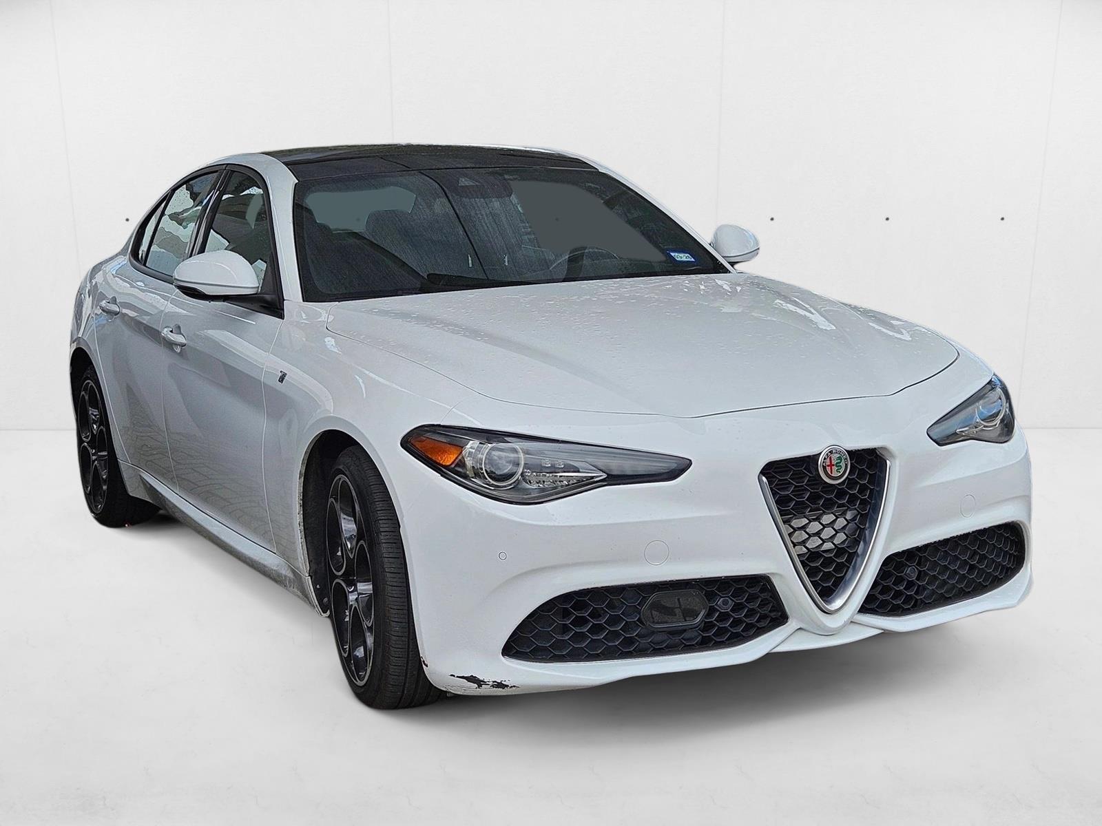 2022 Alfa Romeo Giulia Ti photo 3