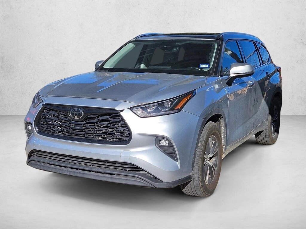 Used 2021 Toyota Highlander XLE Sport Utility