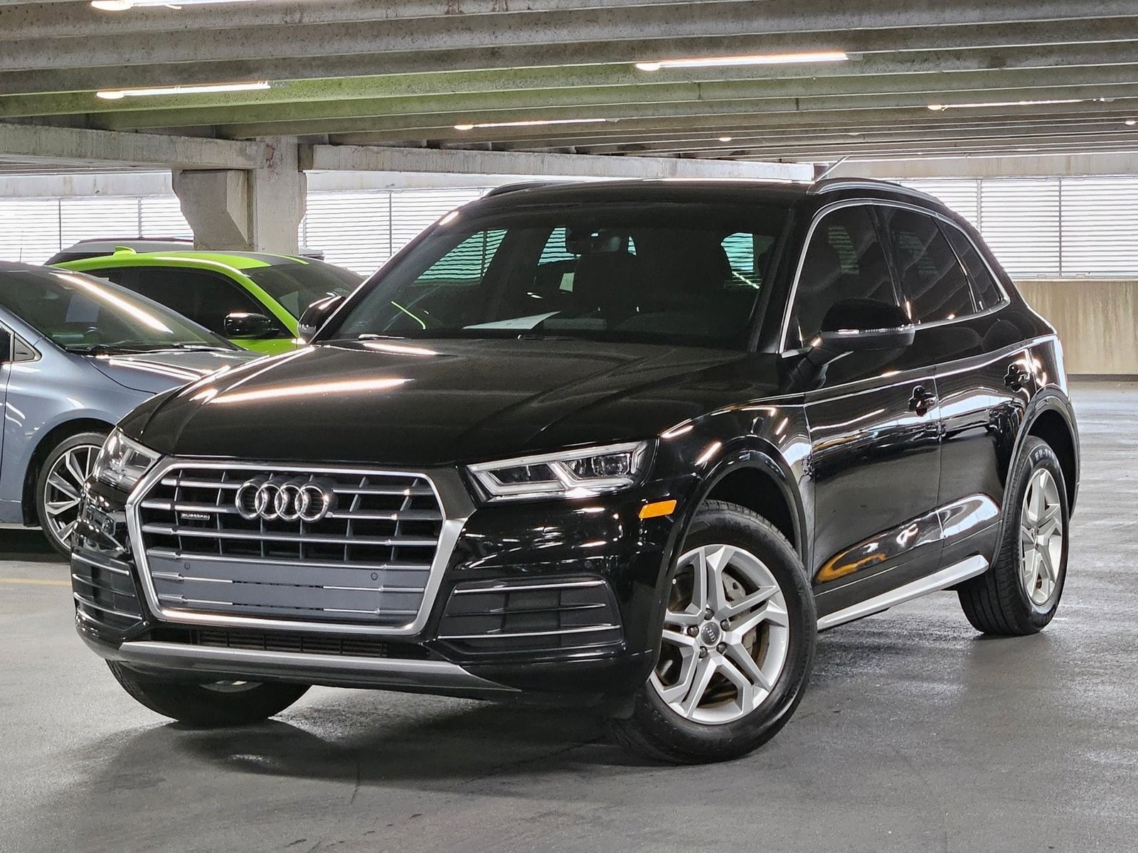 2018 Audi Q5 2.0T quattro S tronic Premium Plus's photo