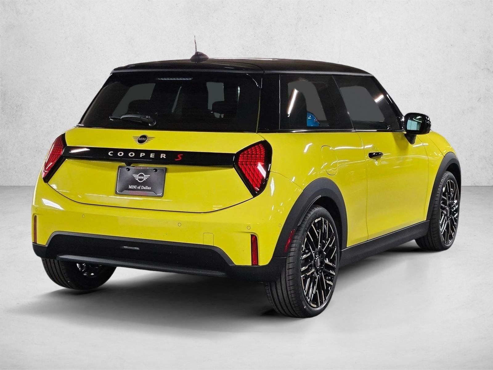 2026 MINI Hardtop 2 Door S | CarEdge | CarEdge