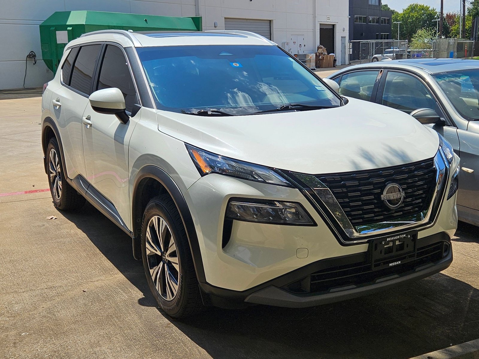 2023 Nissan Rogue SV photo 3