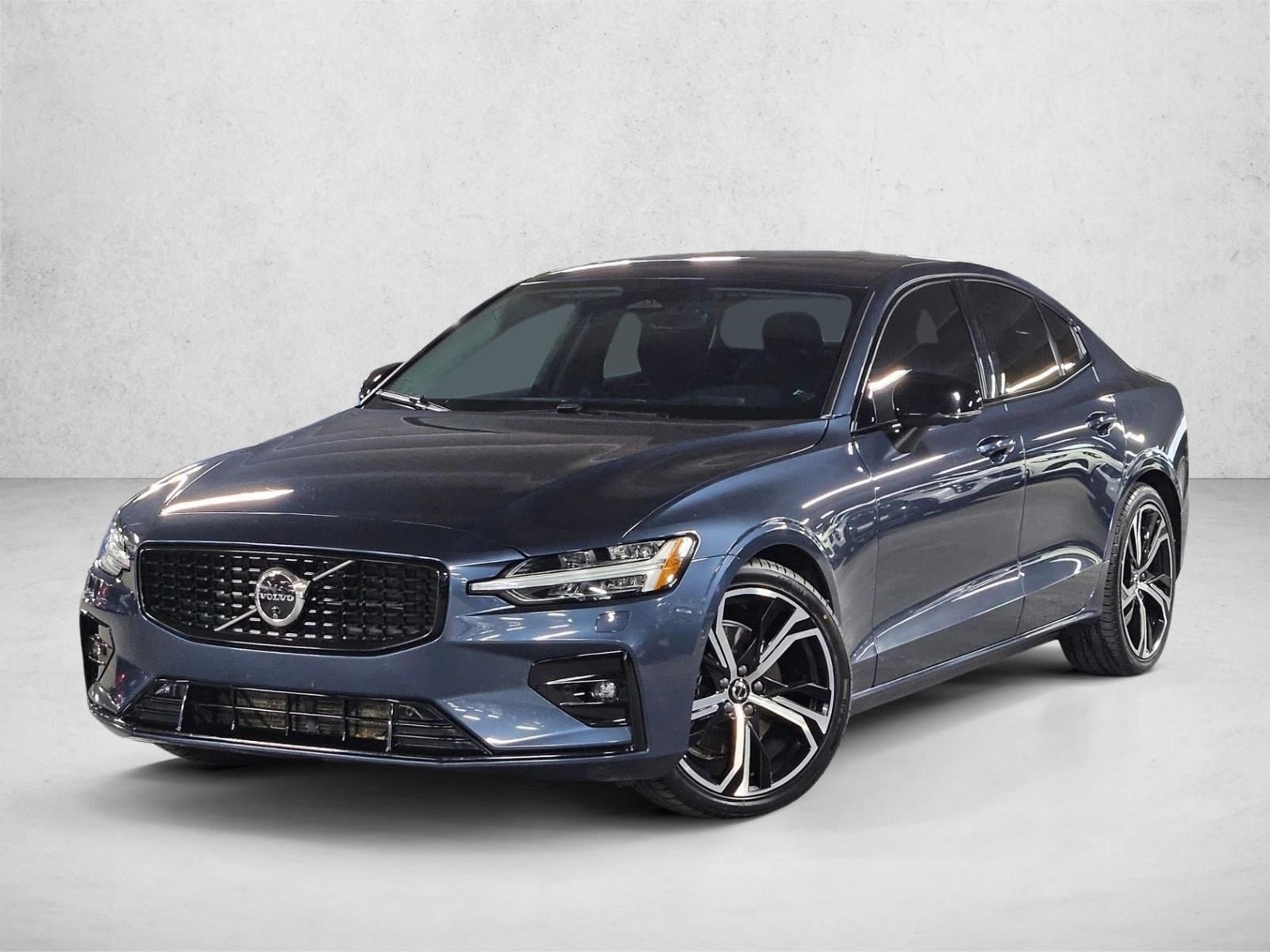 2024 Volvo S60 B5 Plus Dark Theme AWD's photo