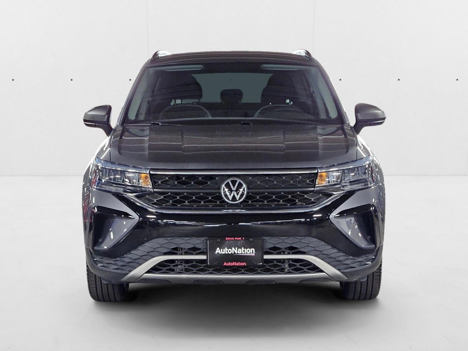 2022 Volkswagen Taos S photo 2