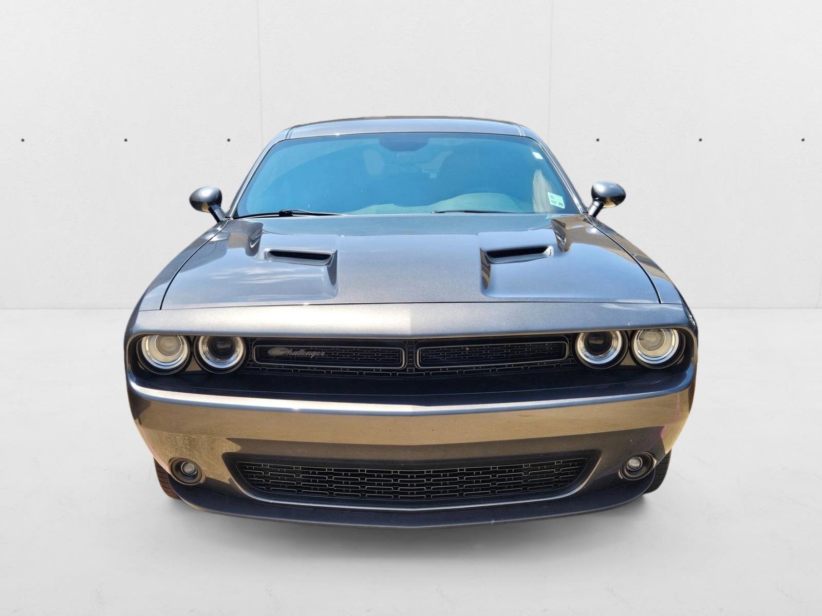 2023 Dodge Challenger SXT photo 2