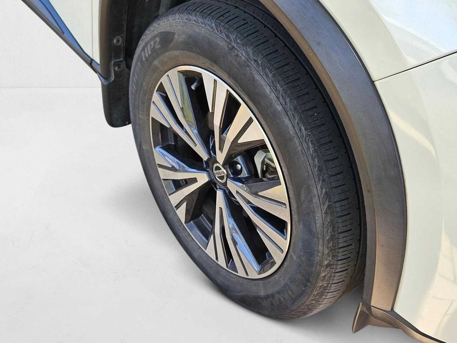 2021 Nissan Rogue SV photo 4