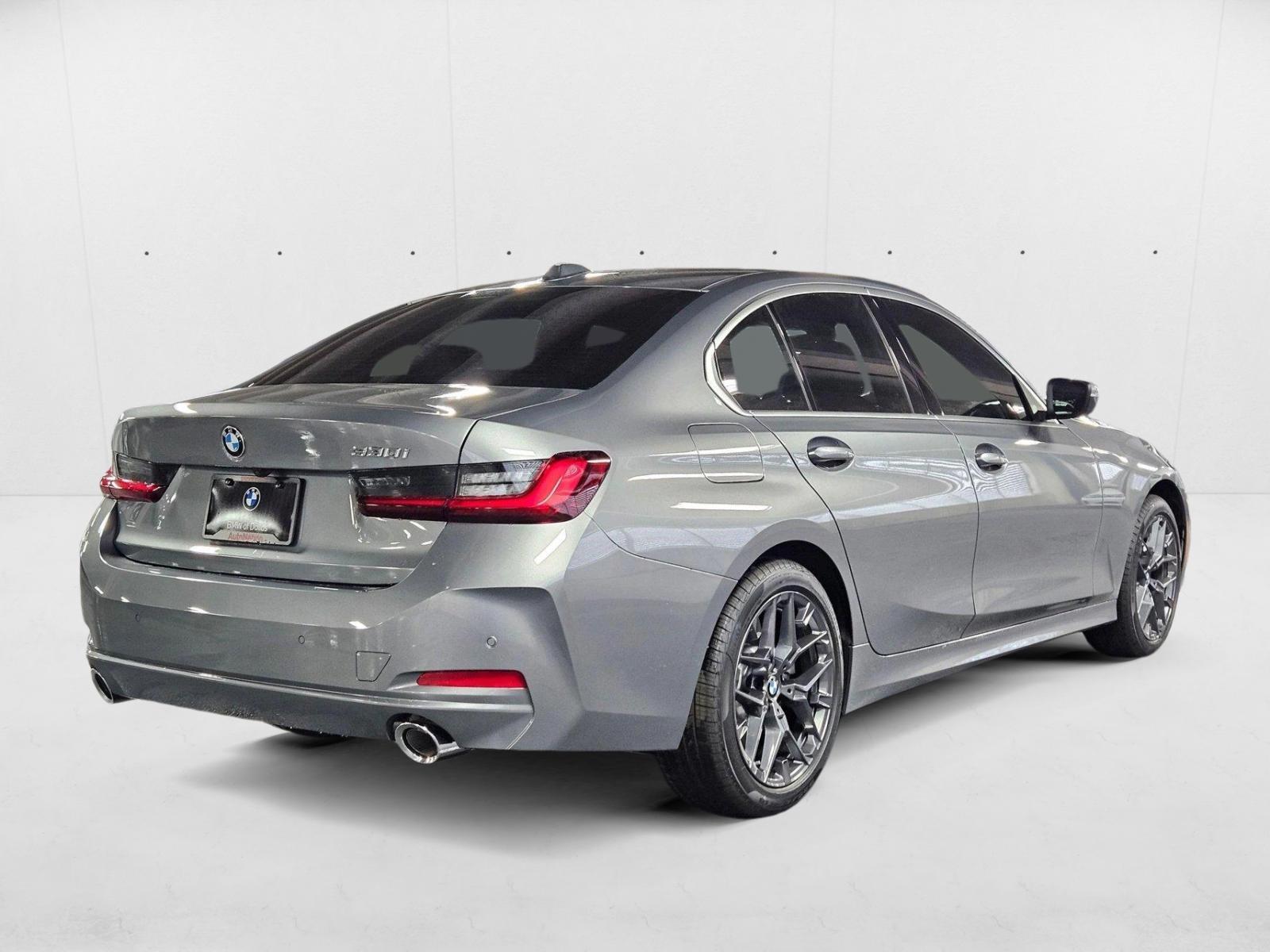 2025 Bmw 330i Sedan photo 2