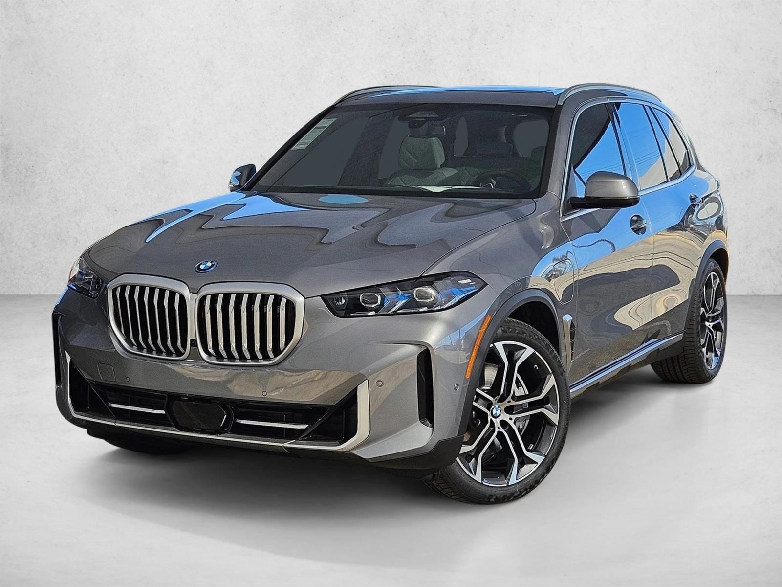 2026 BMW X5 xDrive50e's photo