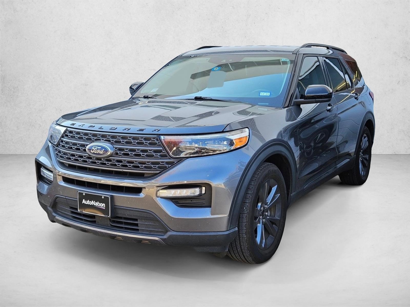 2022 Ford Explorer XLT's photo