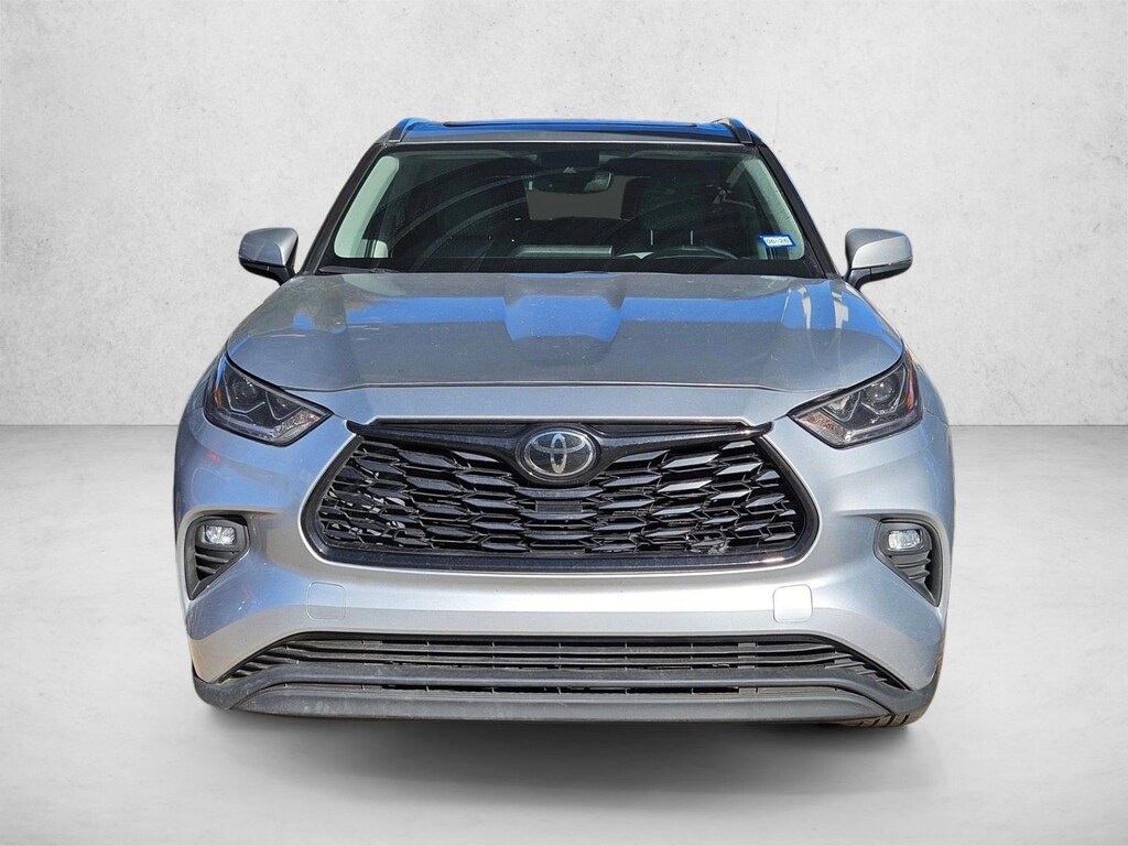 Used 2021 Toyota Highlander XLE Sport Utility