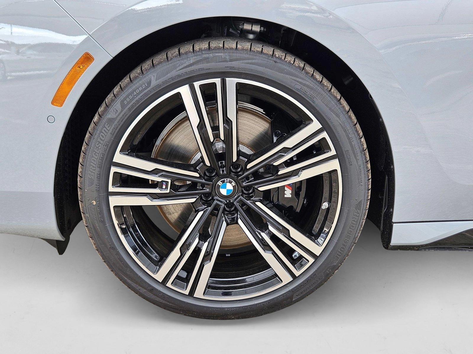 2025 BMW 7 Series 740i - Photo 9