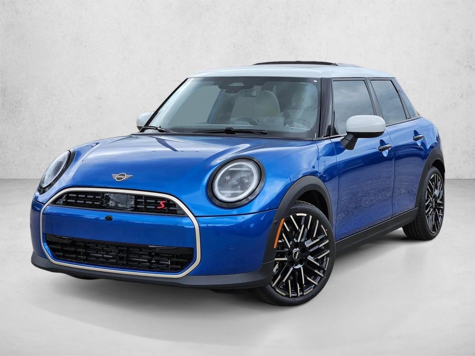 2026 MINI Hardtop Cooper S's photo