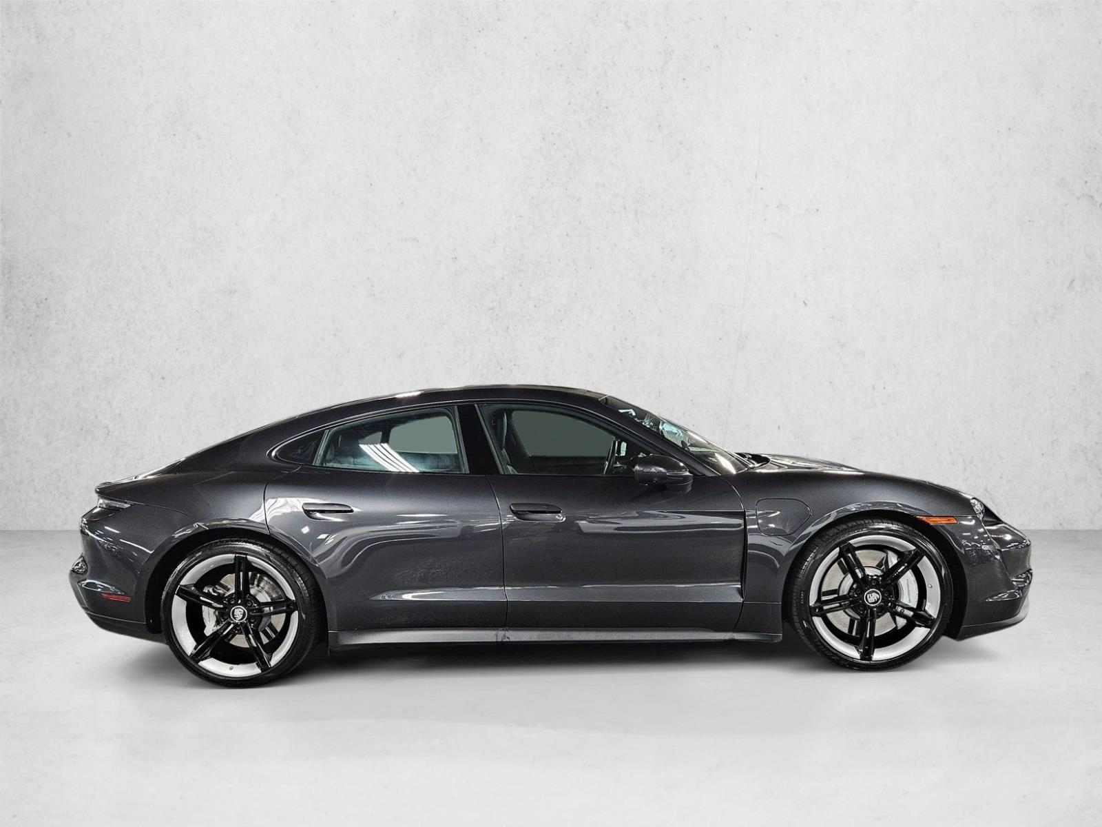 2022 Porsche Taycan photo 4