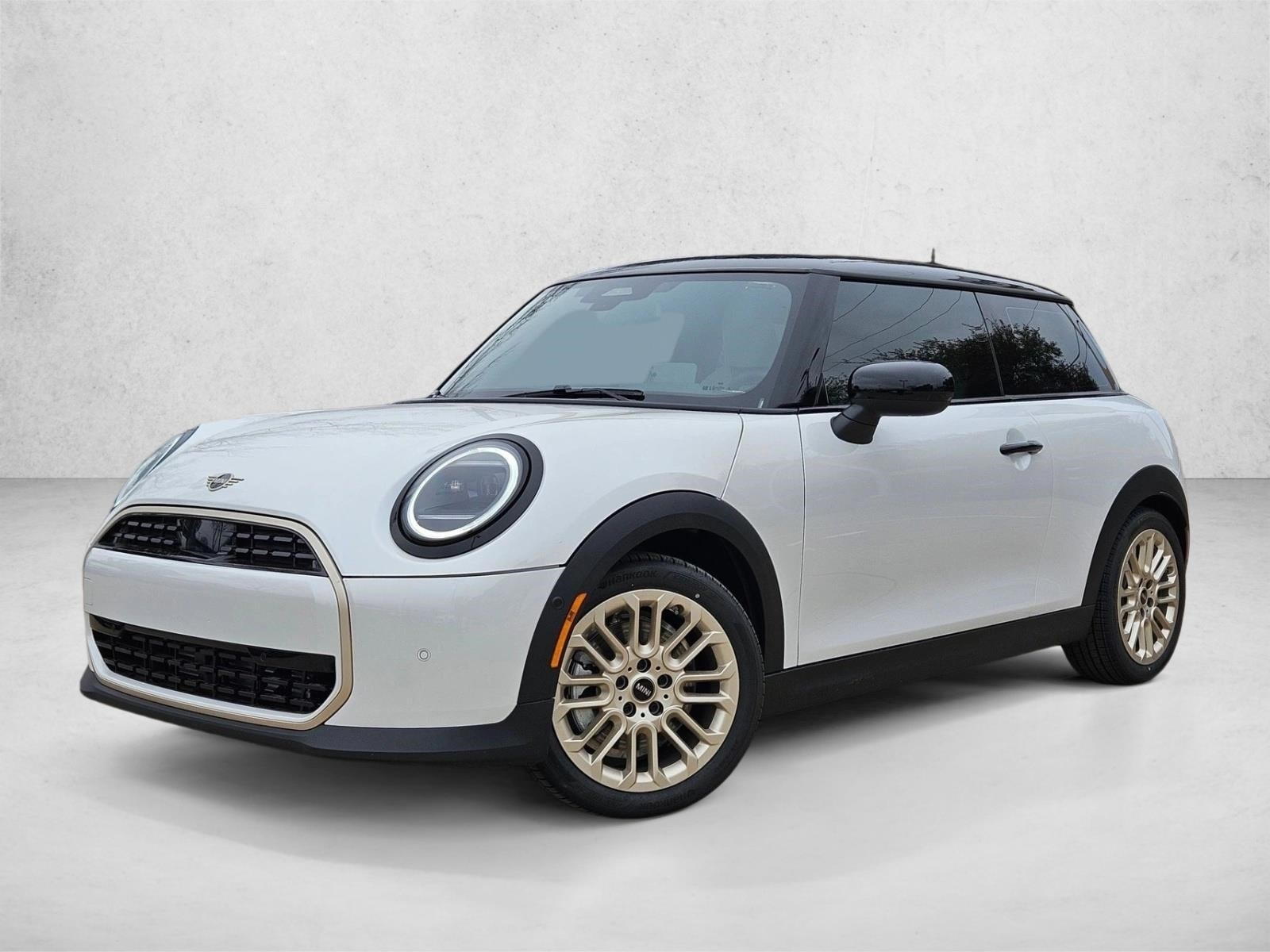 2026 MINI Hardtop's photo