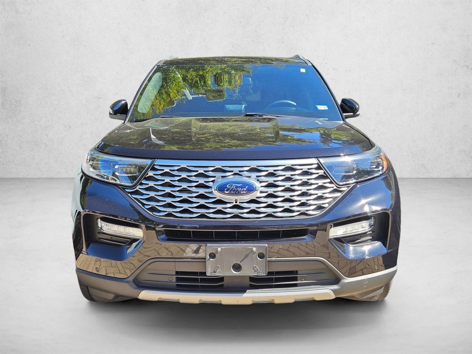 2023 Ford Explorer Platinum photo 2