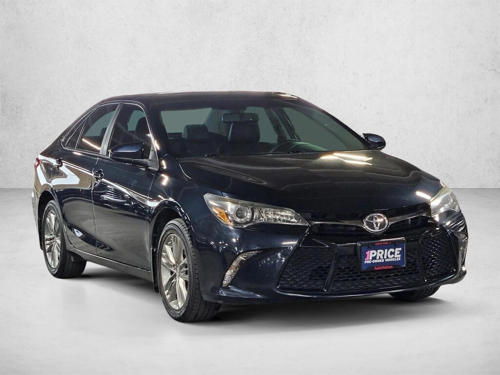 Used 2017 Toyota Camry SE 4dr Car