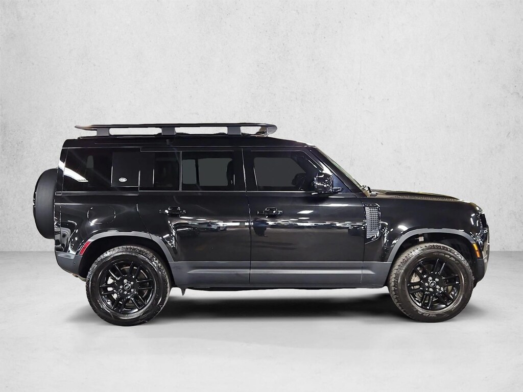 Used 2023 Land Rover Defender SE Sport Utility