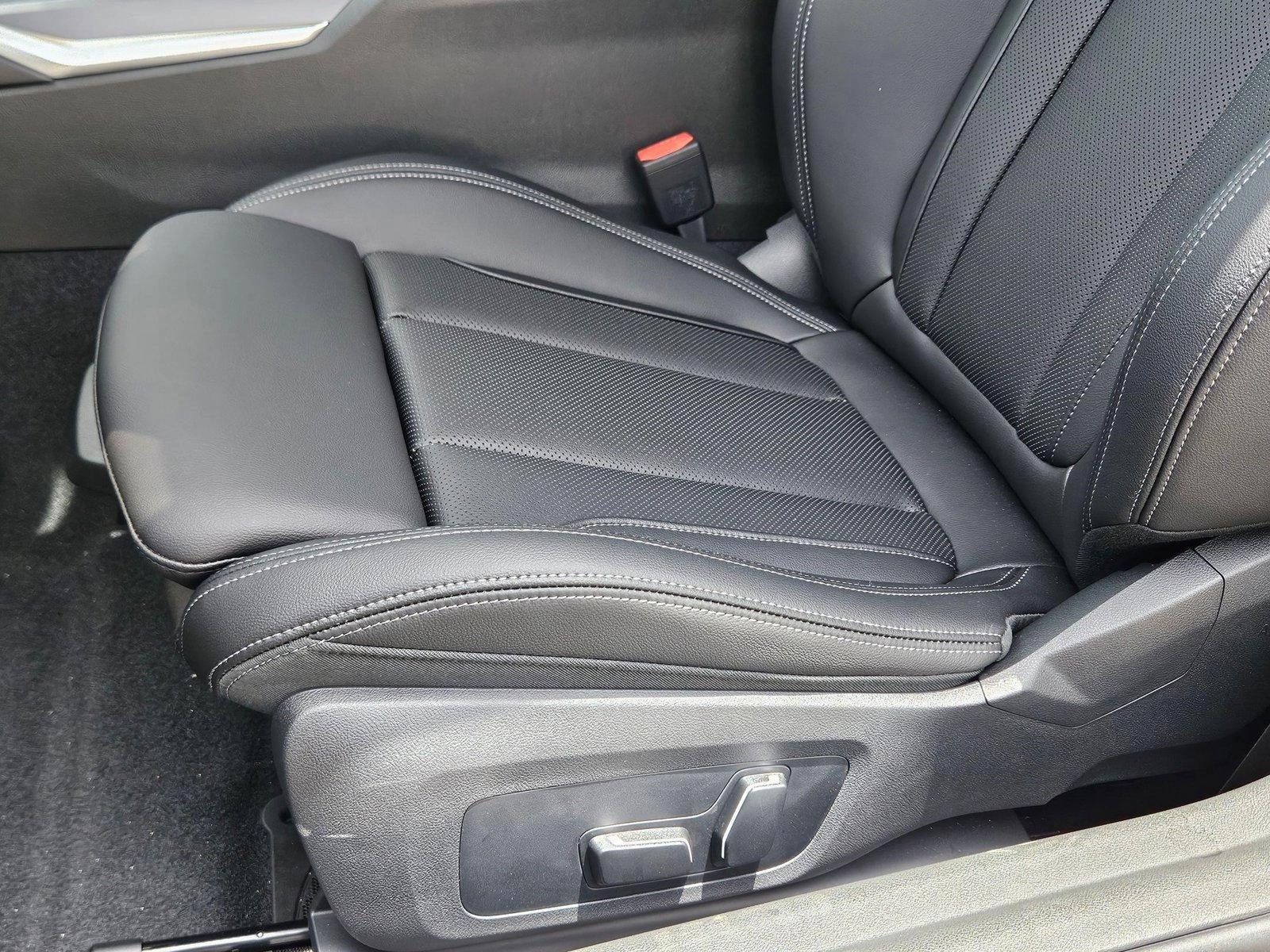 2025 Bmw 230i xDrive photo 4