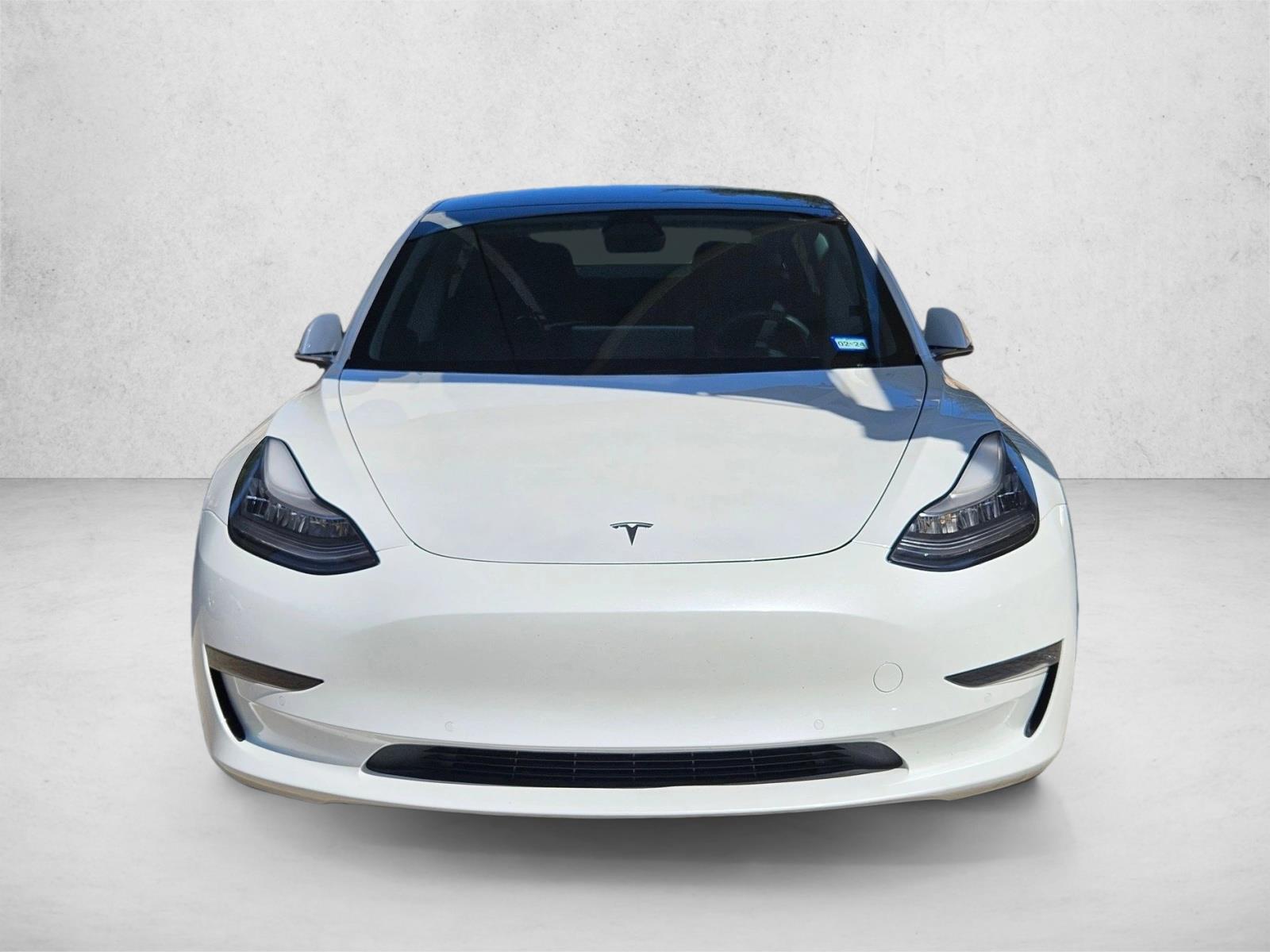 2020 Tesla Model 3 Standard Range Plus photo 2