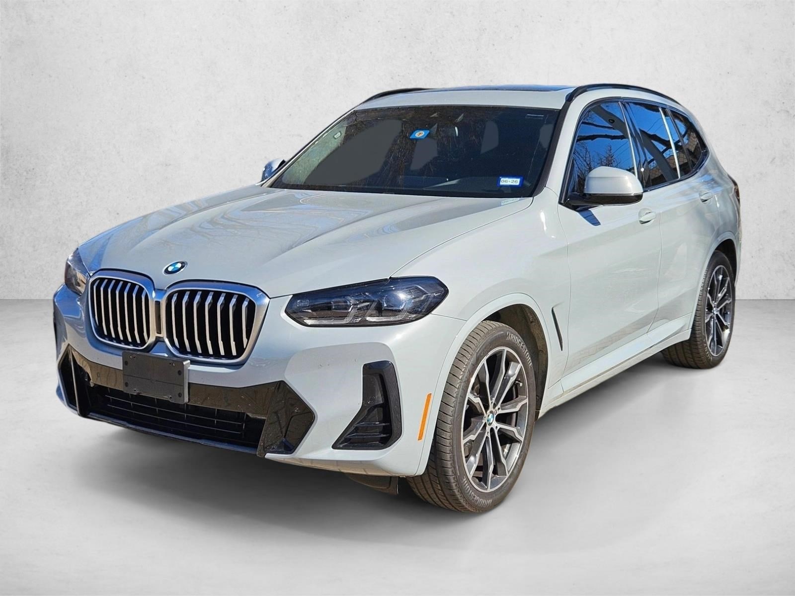 2022 BMW X3 30i's photo