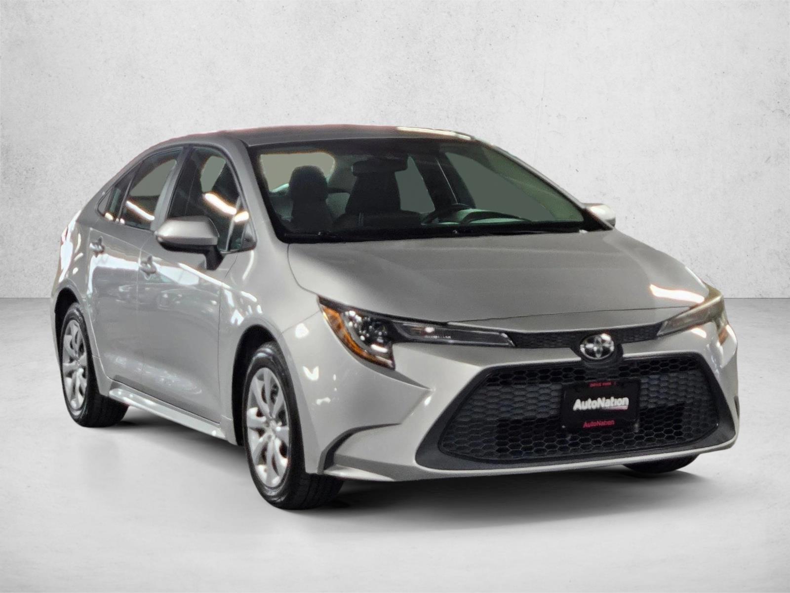 2022 Toyota Corolla LE photo 3