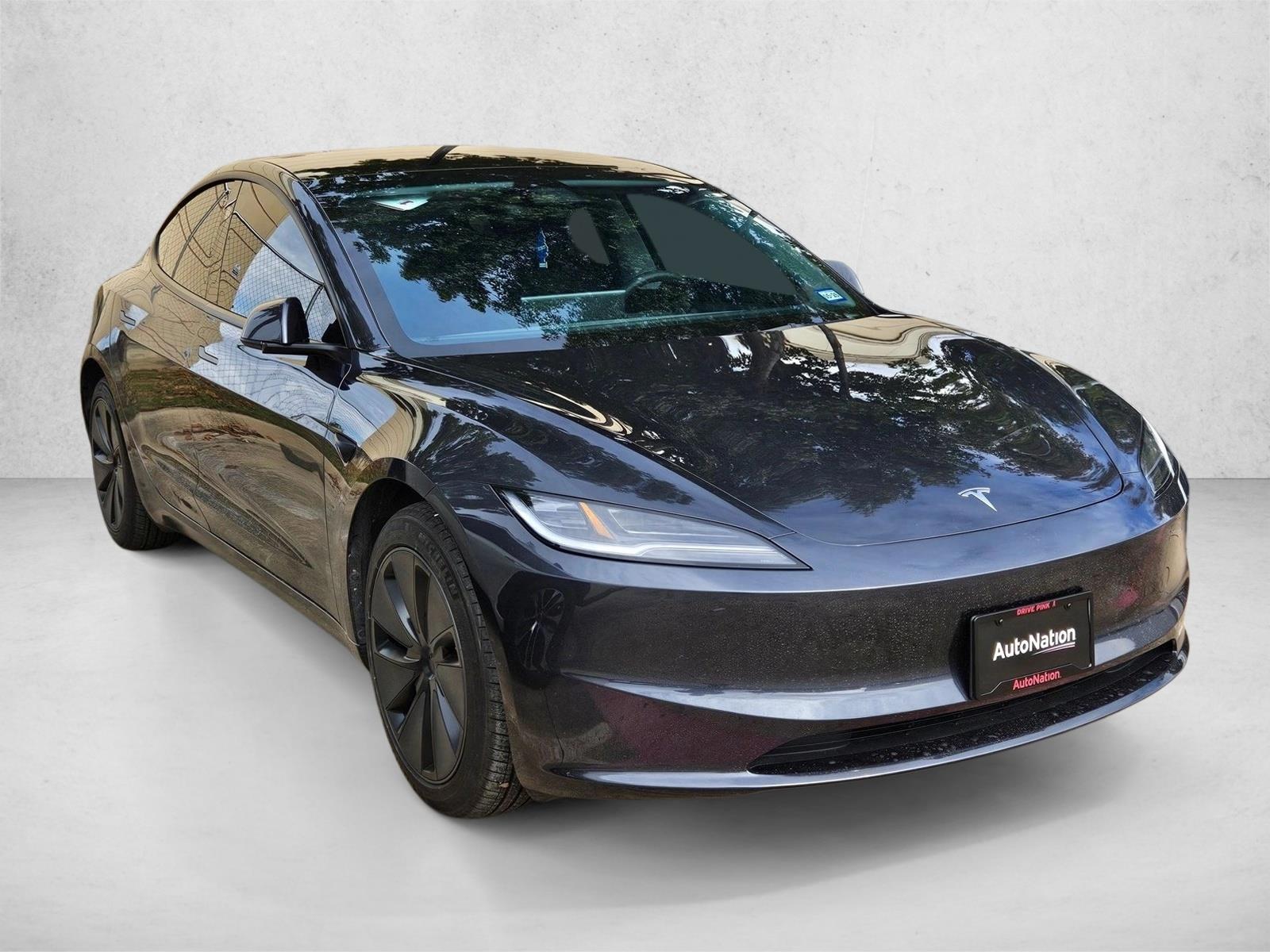 2025 Tesla Model 3 Long Range photo 3