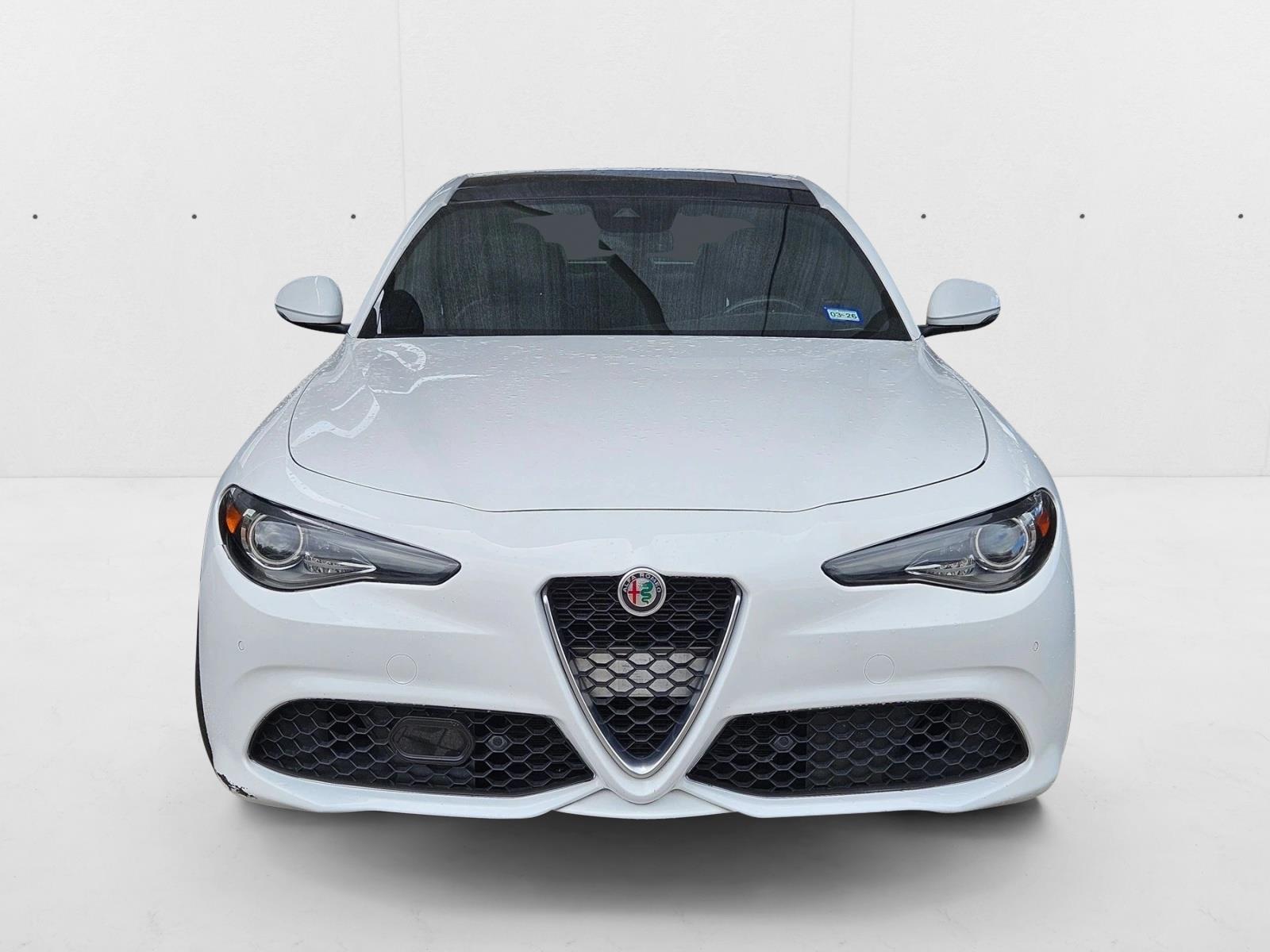 2022 Alfa Romeo Giulia Ti photo 2