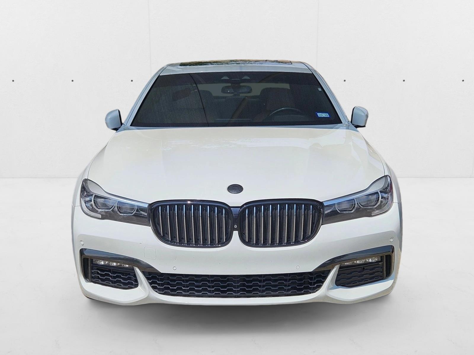 2019 Bmw 740i Sedan photo 2