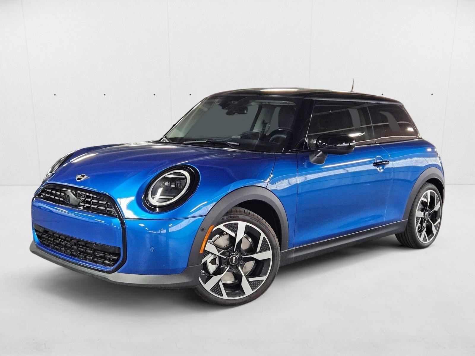 2025 MINI Hardtop Cooper's photo