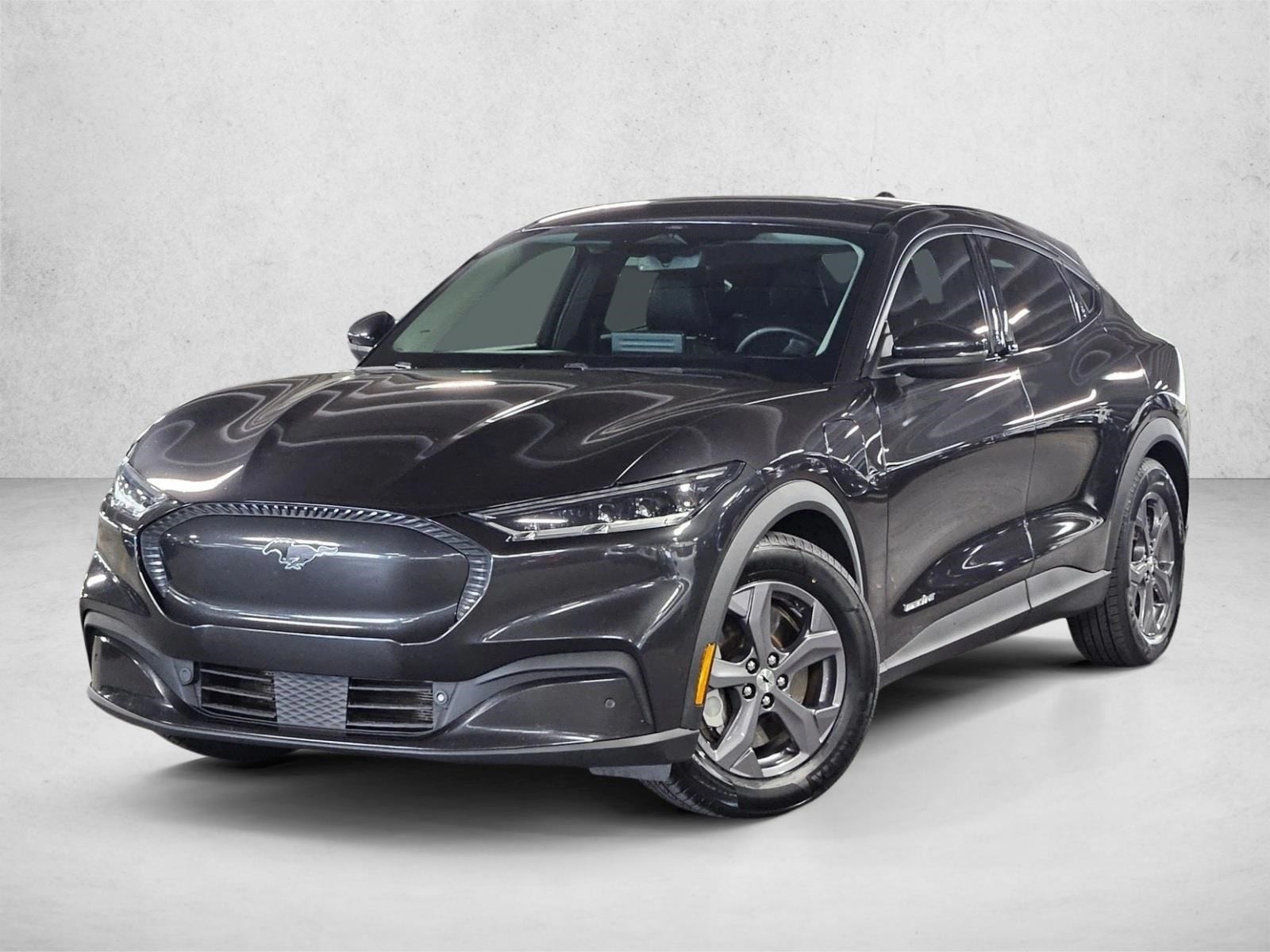2022 Ford Mustang-Mach-e Select's photo