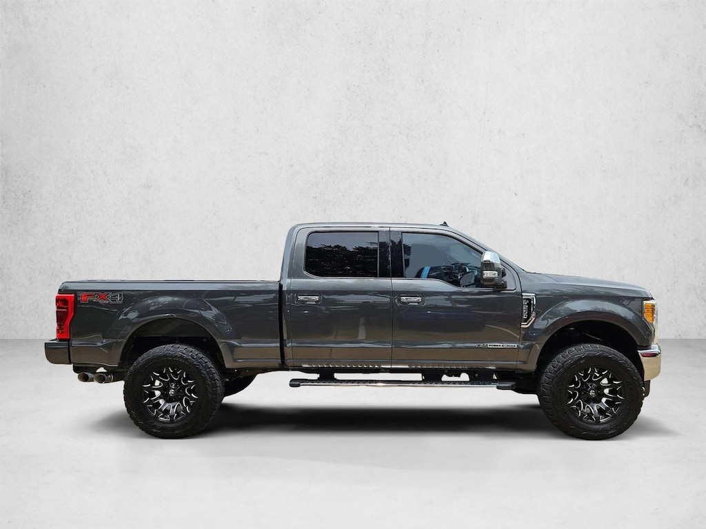 Used 2019 Ford F-250 LARIAT Crew Cab Pickup