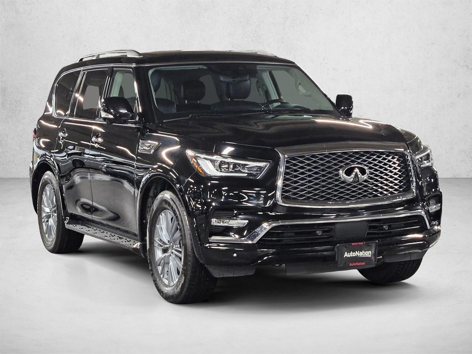 2021 Infiniti QX80 Luxe photo 3