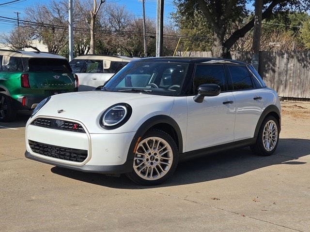 2026 MINI Hardtop 4 Door S's photo
