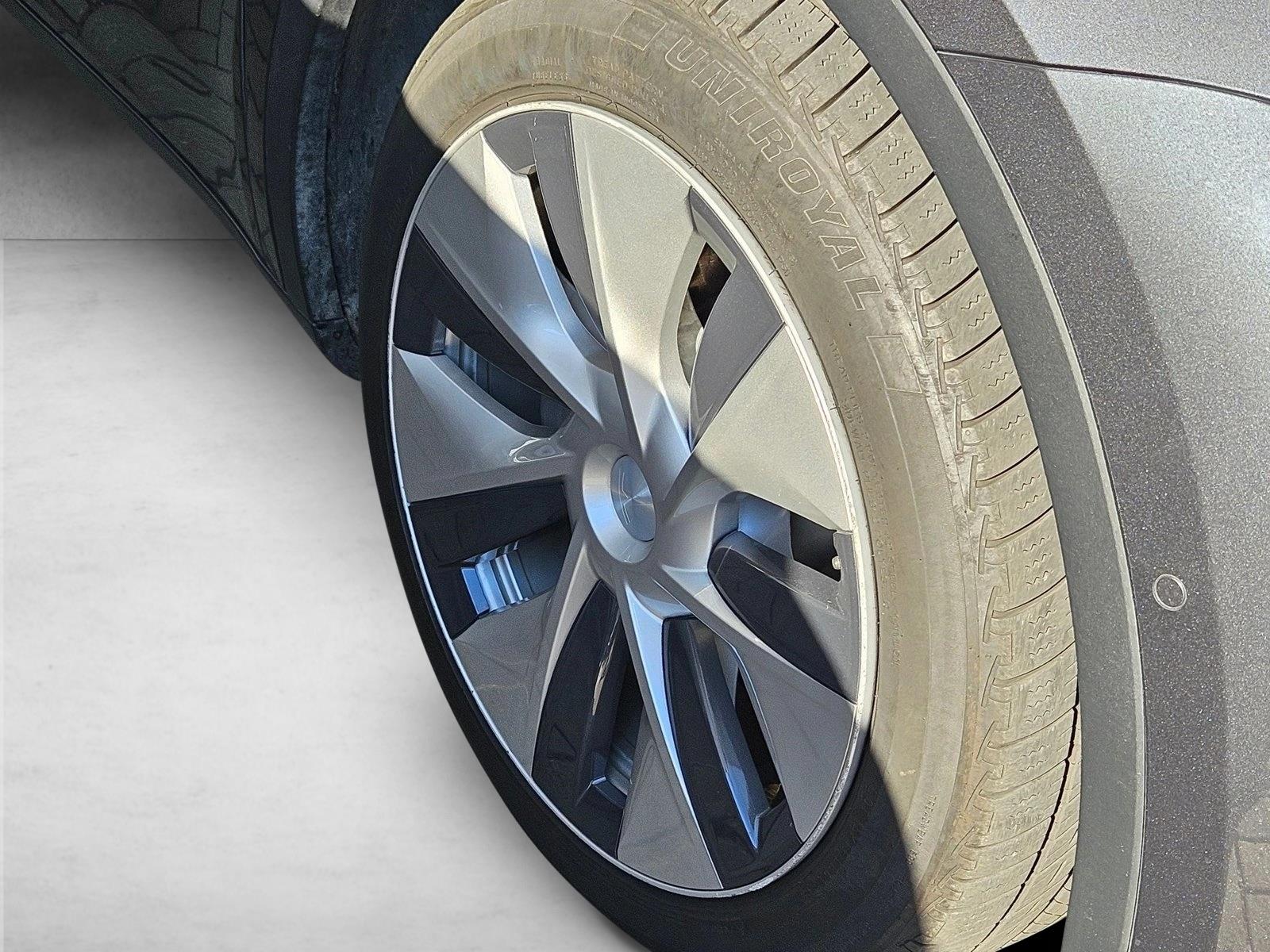 2021 Tesla Model Y Long Range photo 4