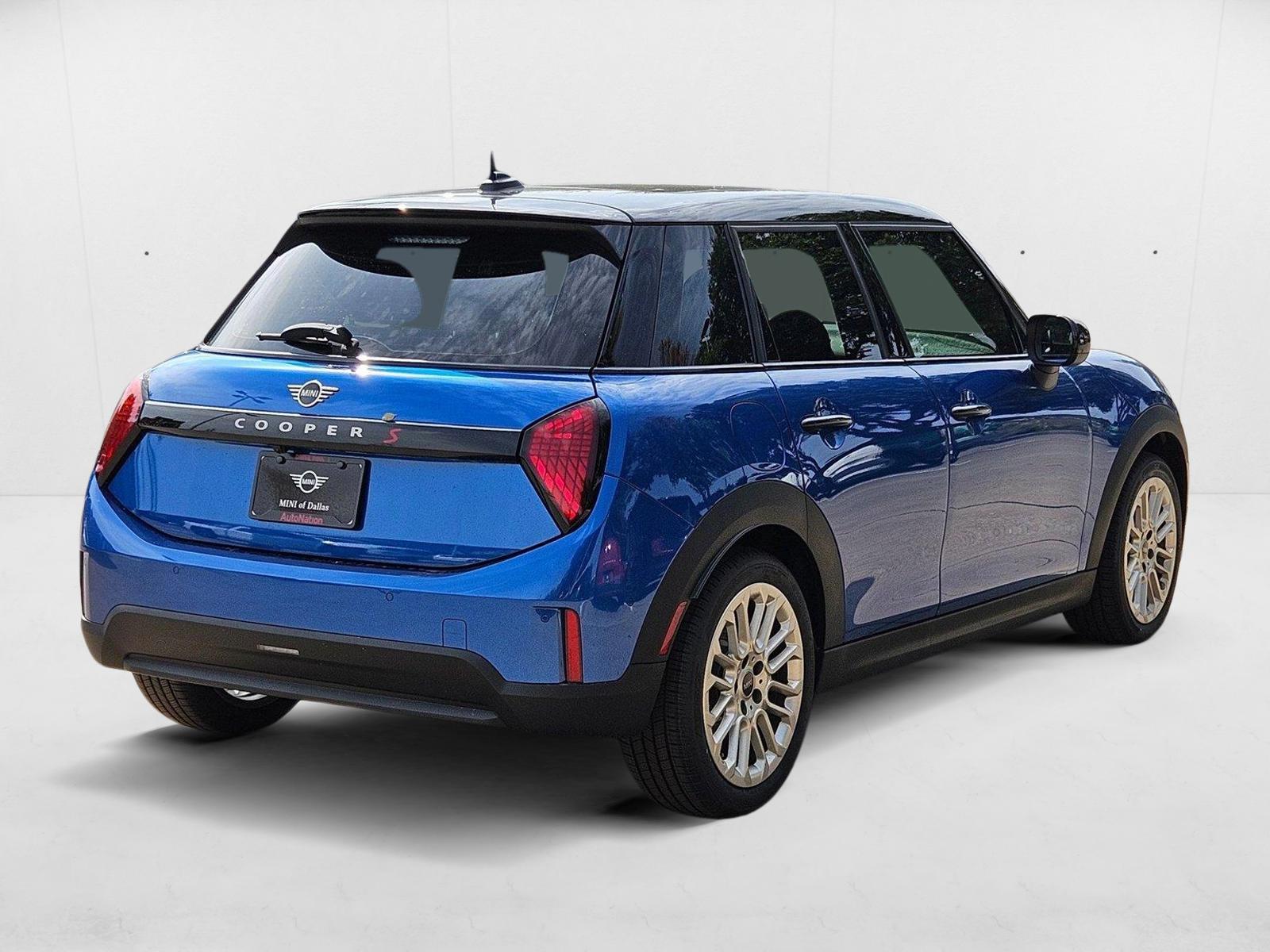 2025 Mini Cooper 4 Door Hardtop S photo 2