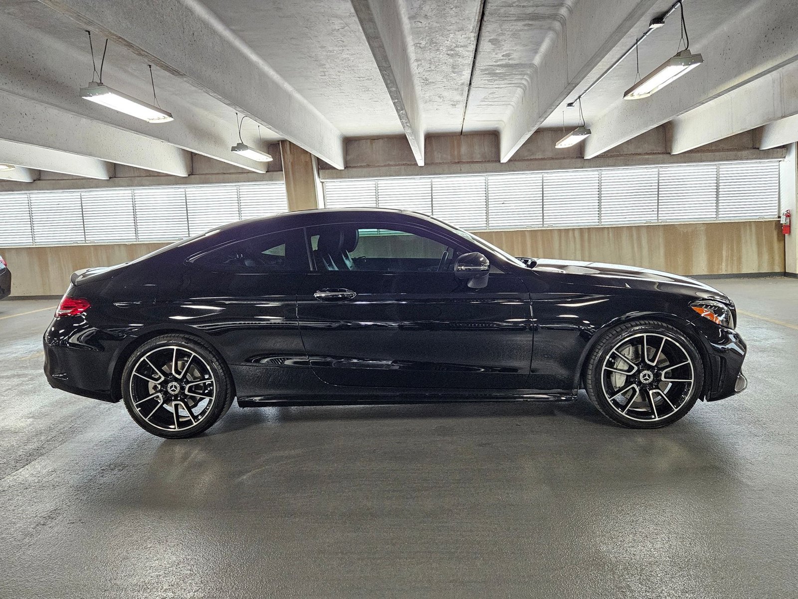 2022 Mercedes Benz C 300 photo 4