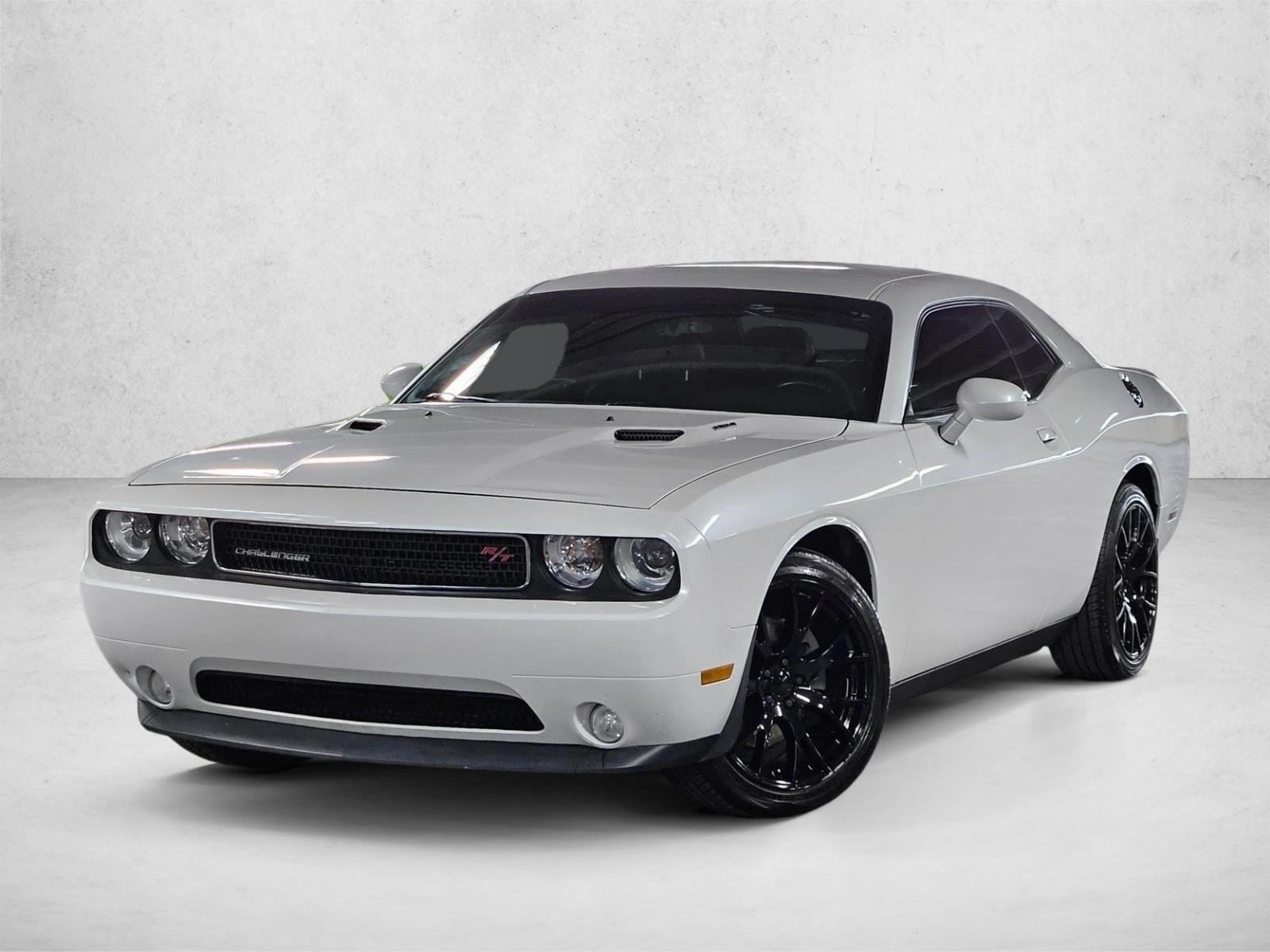 2014 Dodge Challenger R/T Plus's photo