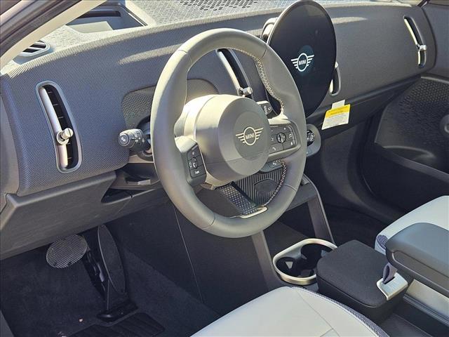 2025 Mini Countryman SE ALL4 Signature photo 3