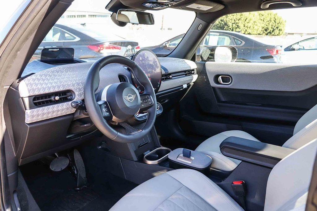 2025 MINI Hardtop 2 Door S - Photo 18