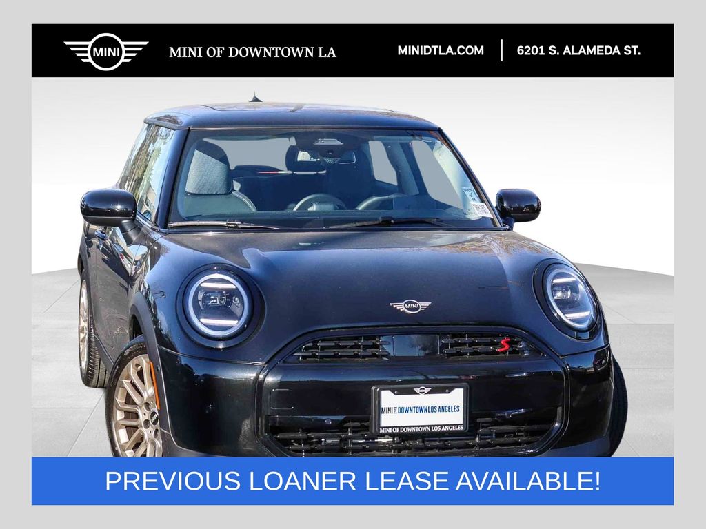 2025 MINI Hardtop Cooper S Signature's photo
