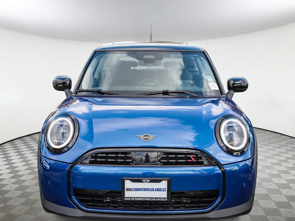 2025 Mini Cooper 2 Door Hardtop Signature photo 2
