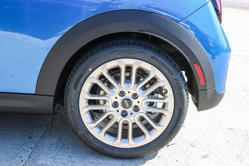 2025 MINI Hardtop 2 Door Base - Photo 8