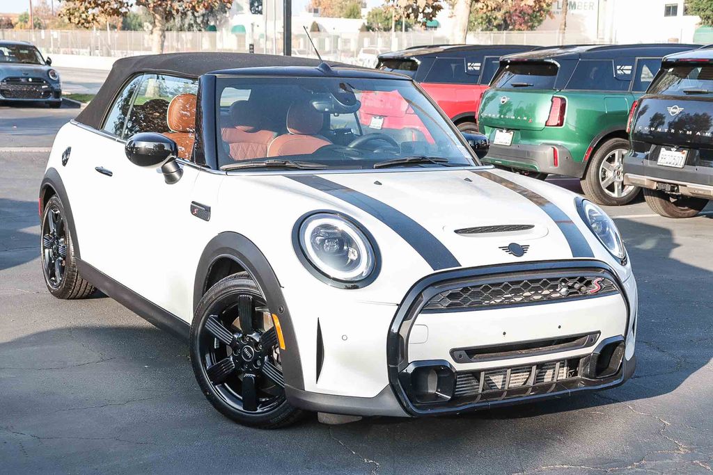 2023 MINI Convertible S's photo