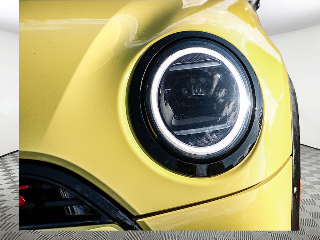 2025 Mini Cooper 2 Door Hardtop Signature photo 4