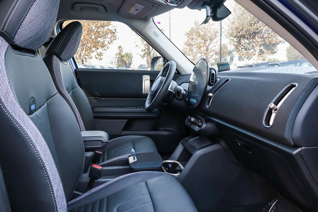 2025 MINI Countryman S - Photo 18