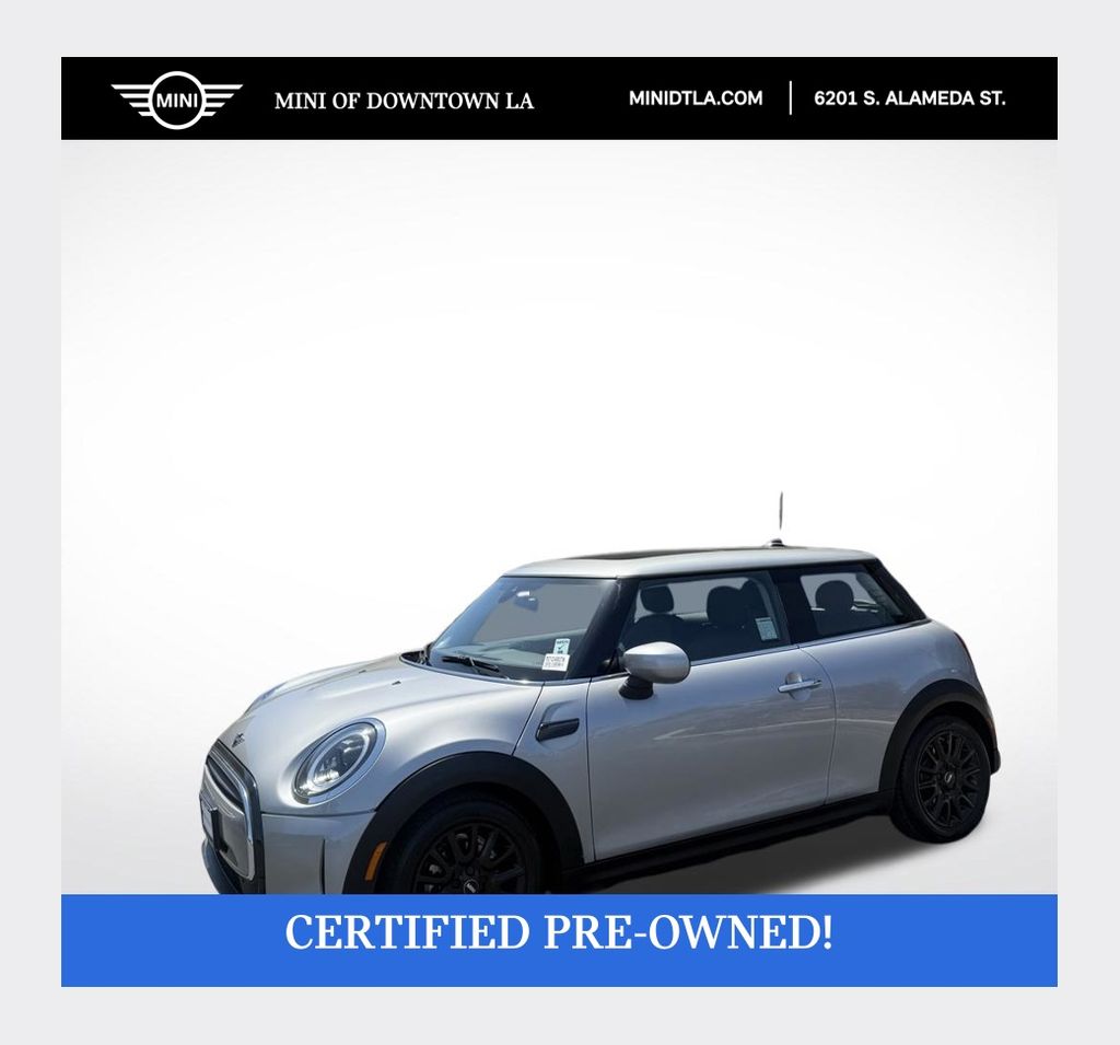 2024 MINI Hardtop Cooper's photo