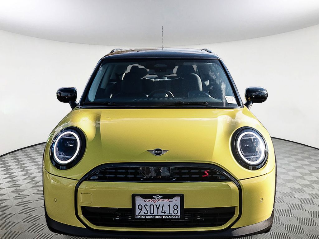 2025 Mini Cooper 2 Door Hardtop Signature photo 2