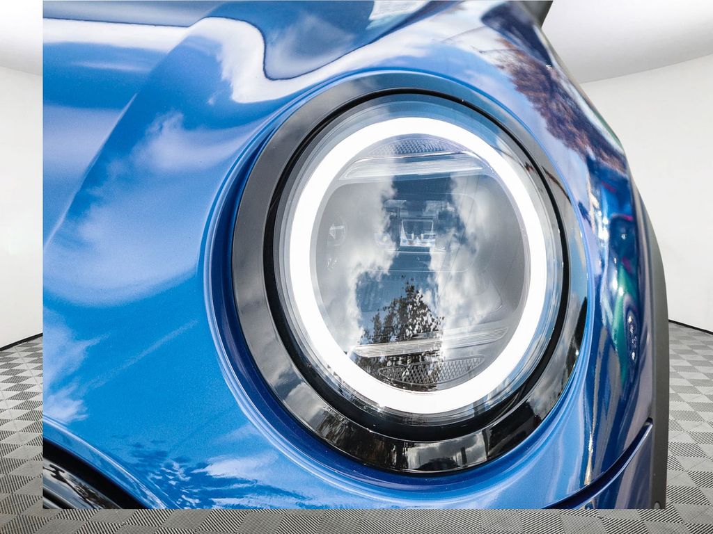 2025 Mini Cooper 2 Door Hardtop Signature photo 4