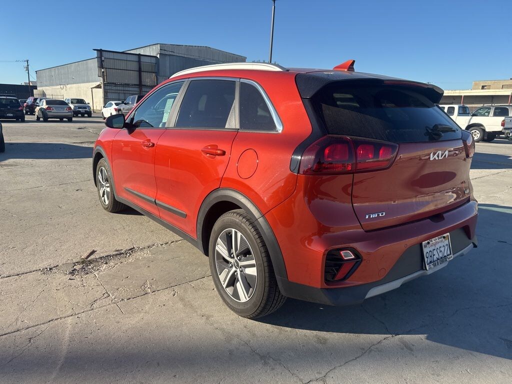 Used 2022 Kia Niro LXS SE SUV